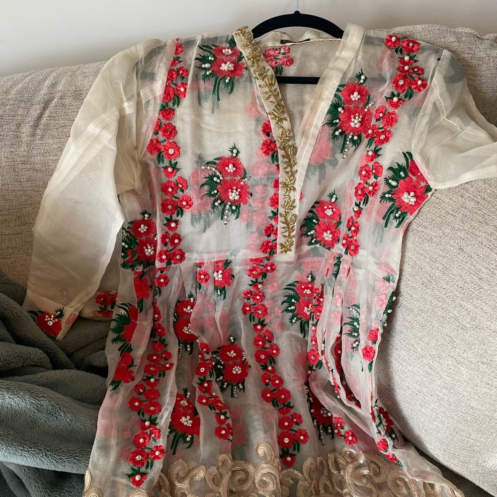 Agha Noor Kurti size M